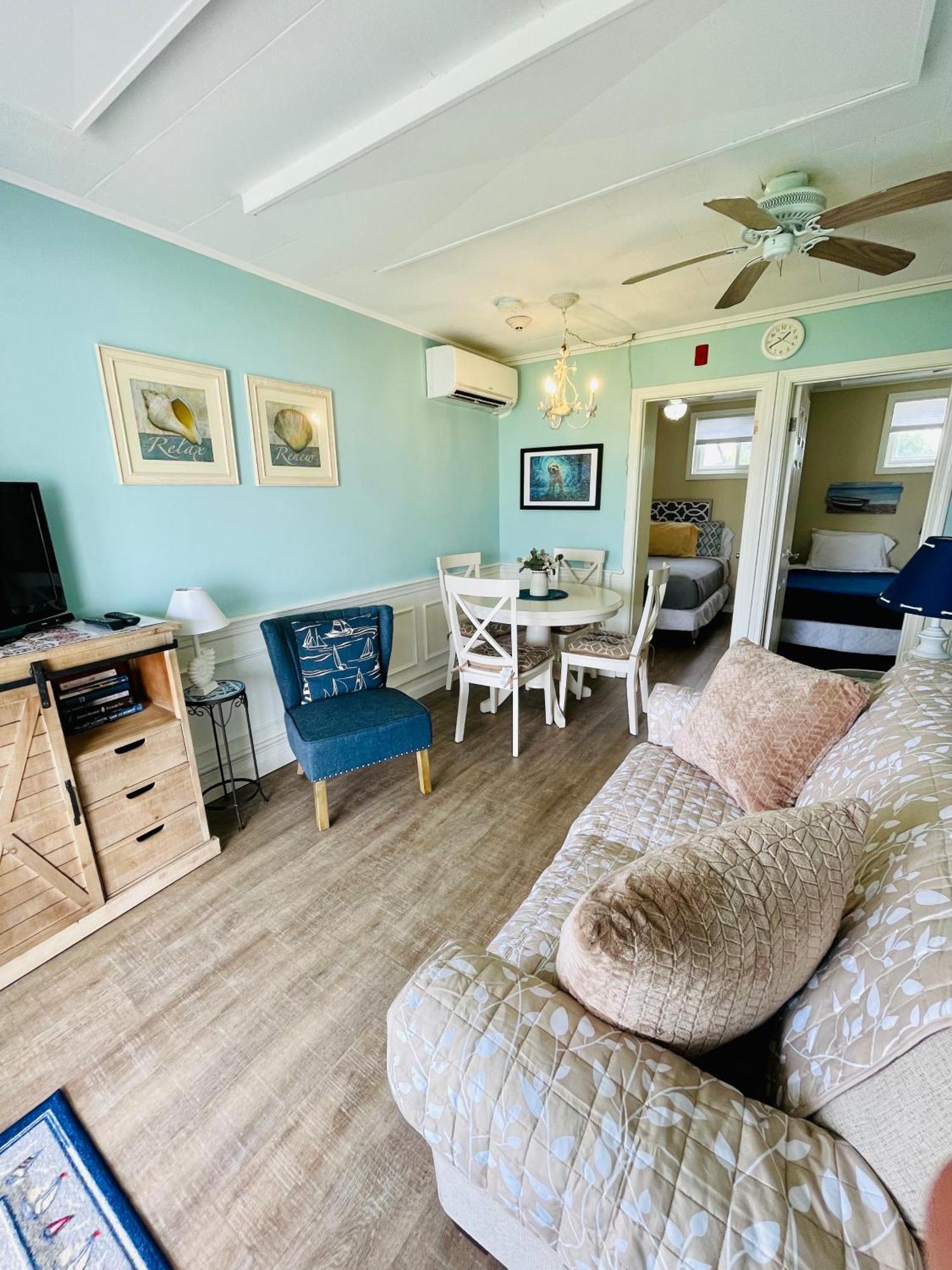 The Garlands Motel Pelabuhan Dennis Bilik gambar