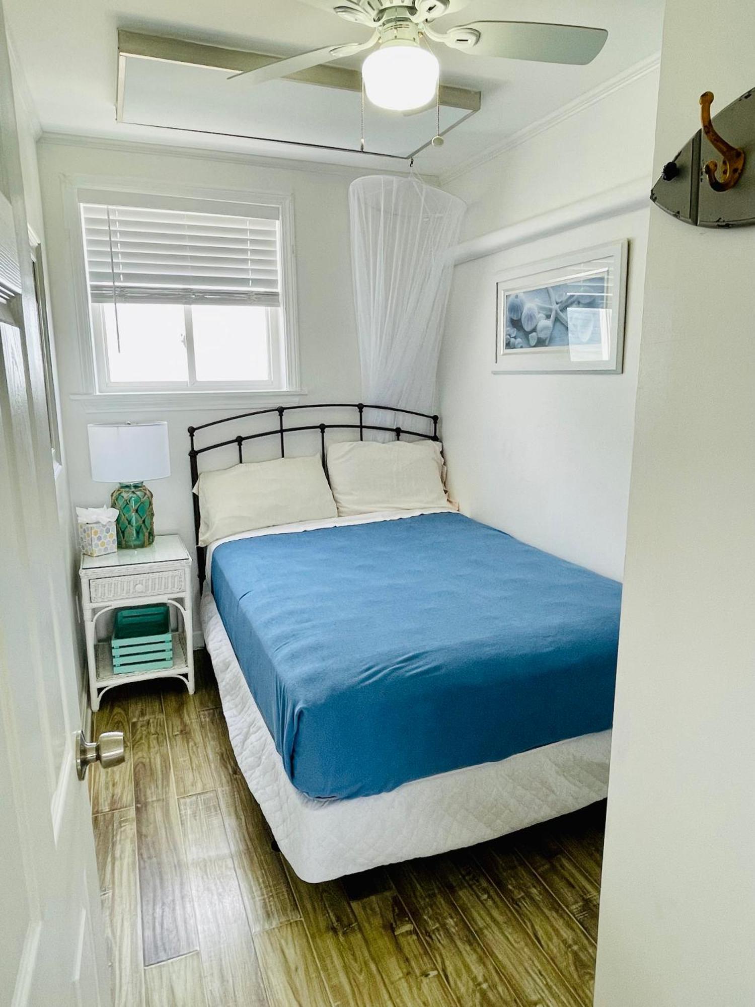 The Garlands Motel Pelabuhan Dennis Bilik gambar